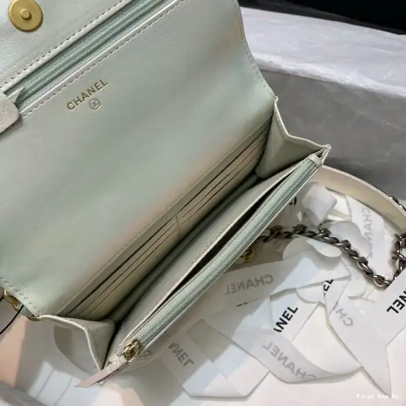 First Bag Ru CHAIN ON CHANEL19 WALLET 0523